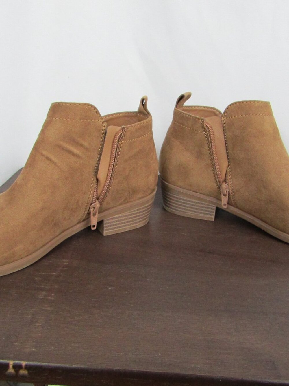 Time and Tru Women's Faux Suede Ankle Boots | 7.5 - Picture 2 of 7